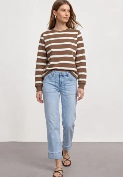 Mid Waist straight leg jeans in casual fit