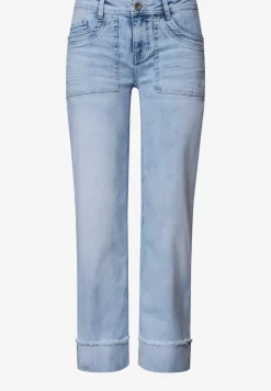 Mid Waist straight leg jeans in casual fit