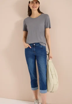 Mid Waist straight leg jeans in casual fit