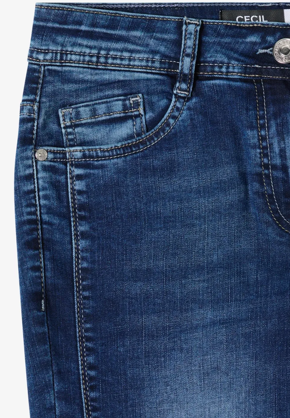 Mid Waist straight leg jeans in casual fit
