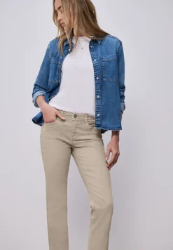 Mid Waist straight leg jeans in Slim Fit