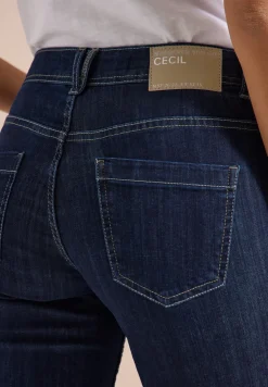 Mid Waist straight leg jeans in casual fit
