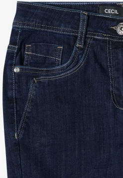 Mid Waist straight leg jeans in casual fit