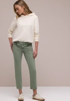 Mid Waist straight leg jeans in Slim Fit