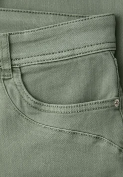 Mid Waist straight leg jeans in Slim Fit