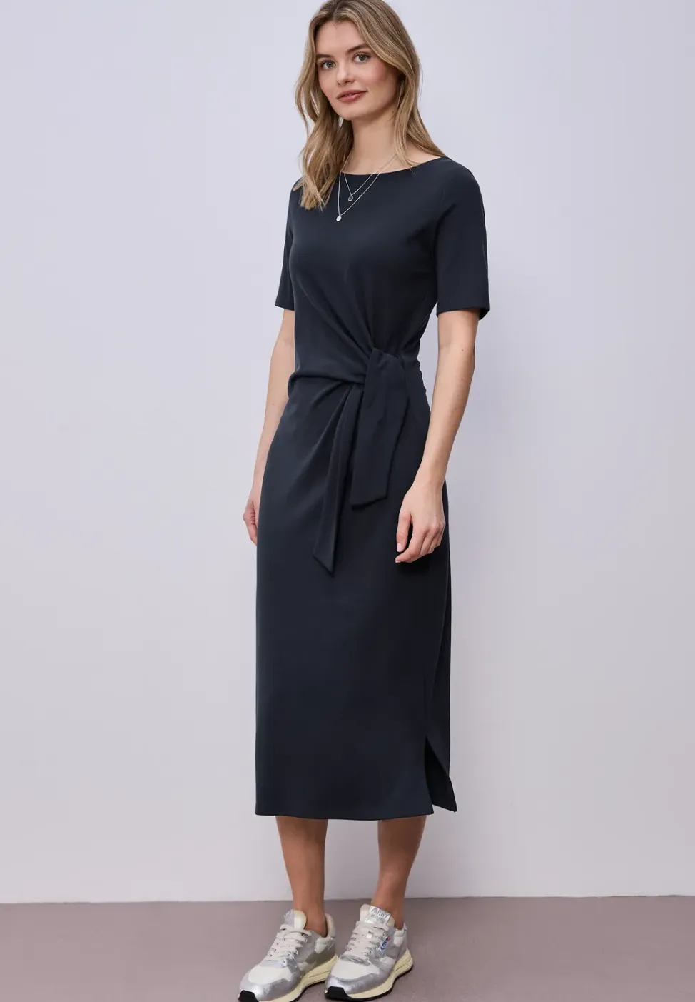 Midi-jurk met knoopdetail