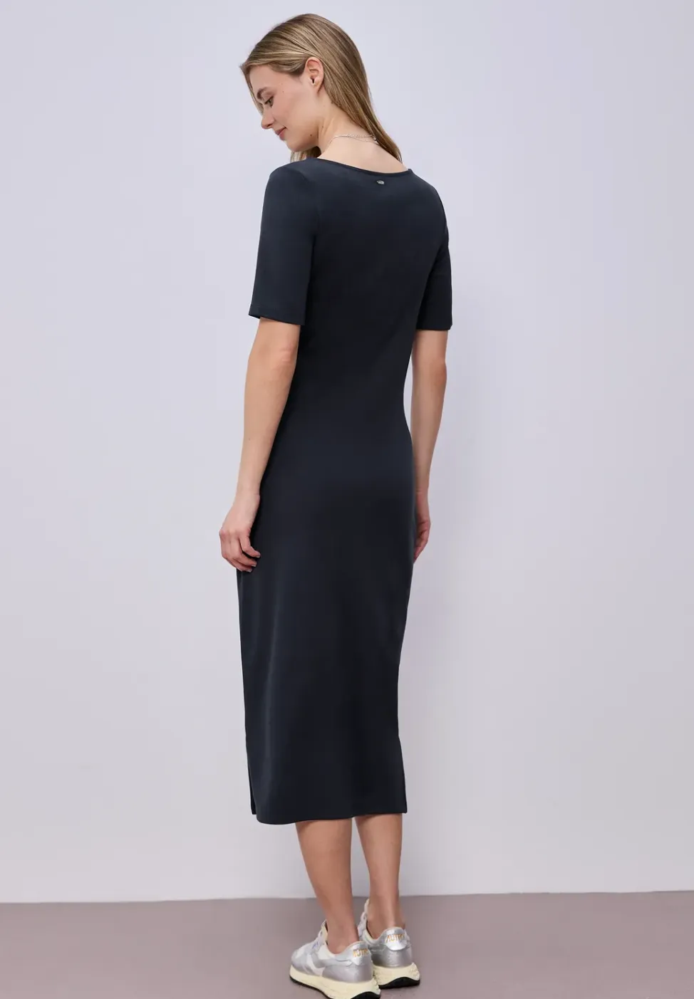 Midi-jurk met knoopdetail