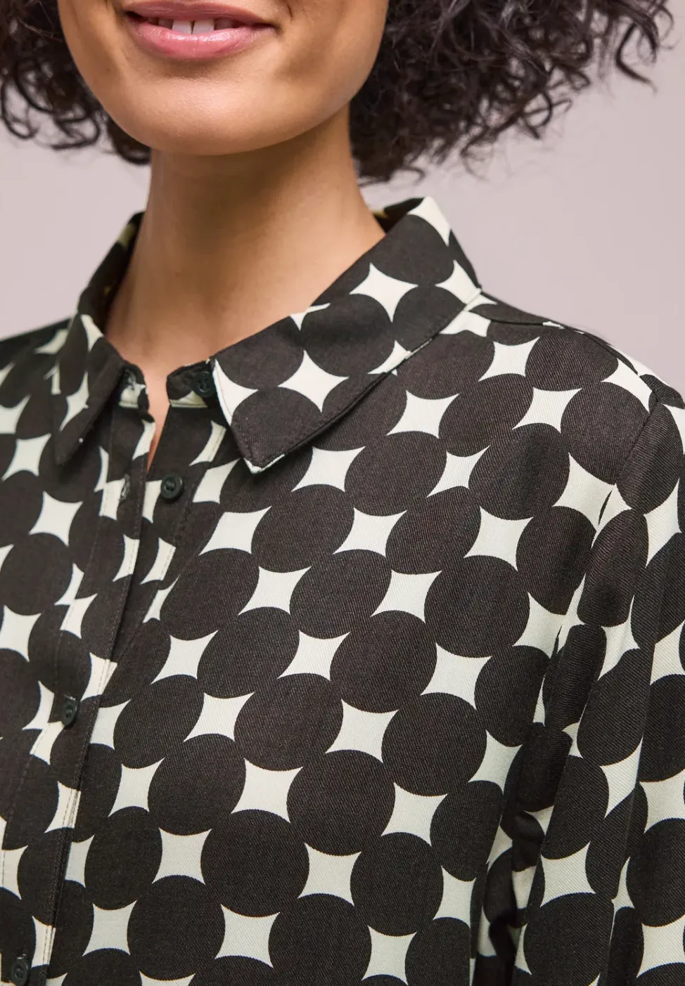 Midi-jurk met knopen en stippenpatroon