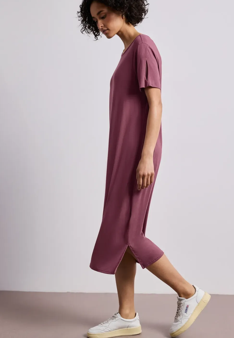Midi-jurk met korte mouwen en splitdetail