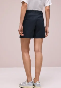 Mid Waist chino shorts in een casual pasvorm