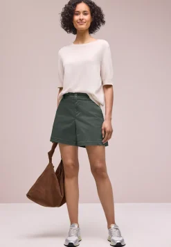 Mid Waist chino shorts in een casual pasvorm
