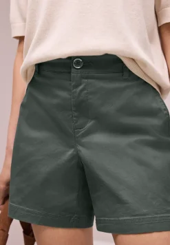 Mid Waist chino shorts in een casual pasvorm