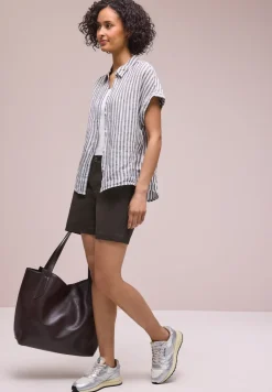 Mid Waist chino shorts in een casual pasvorm