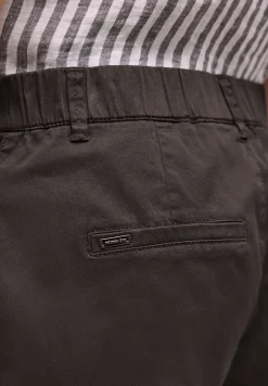 Mid Waist chino shorts in een casual pasvorm