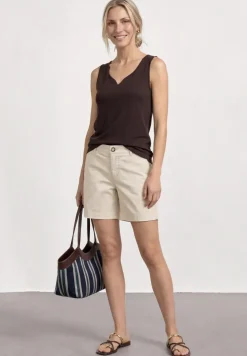 Mid Waist chino shorts in een casual pasvorm
