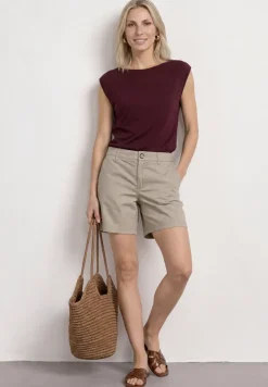 Mid Waist chino shorts in een casual pasvorm