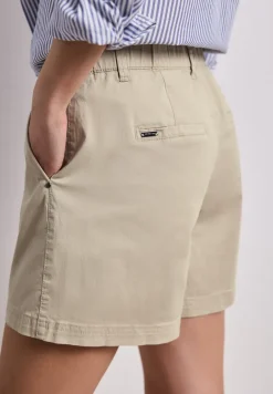 Mid Waist chino shorts in een casual pasvorm