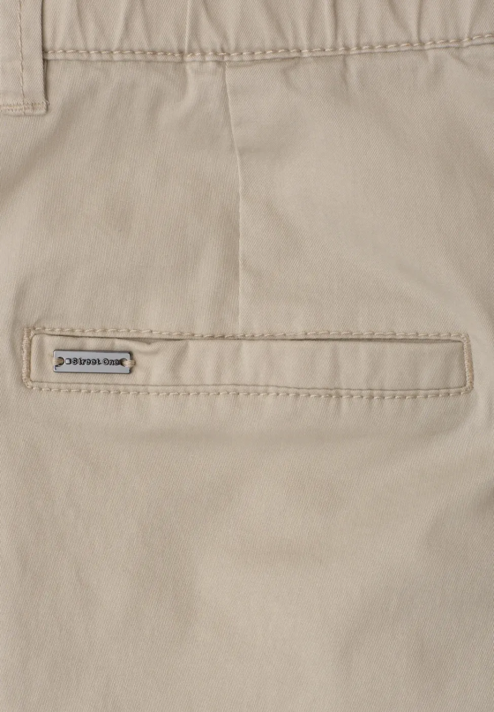 Mid Waist chino shorts in een casual pasvorm