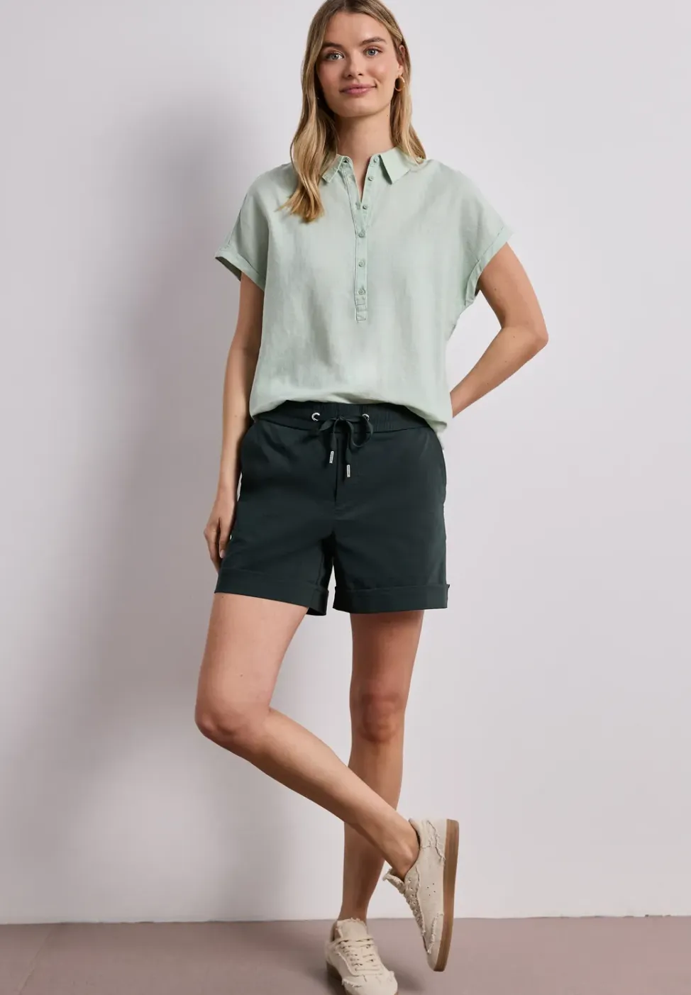 Mid Waist short in casual pasvorm
