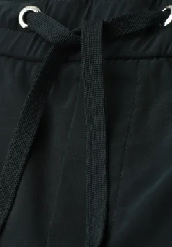 Mid Waist short in casual pasvorm