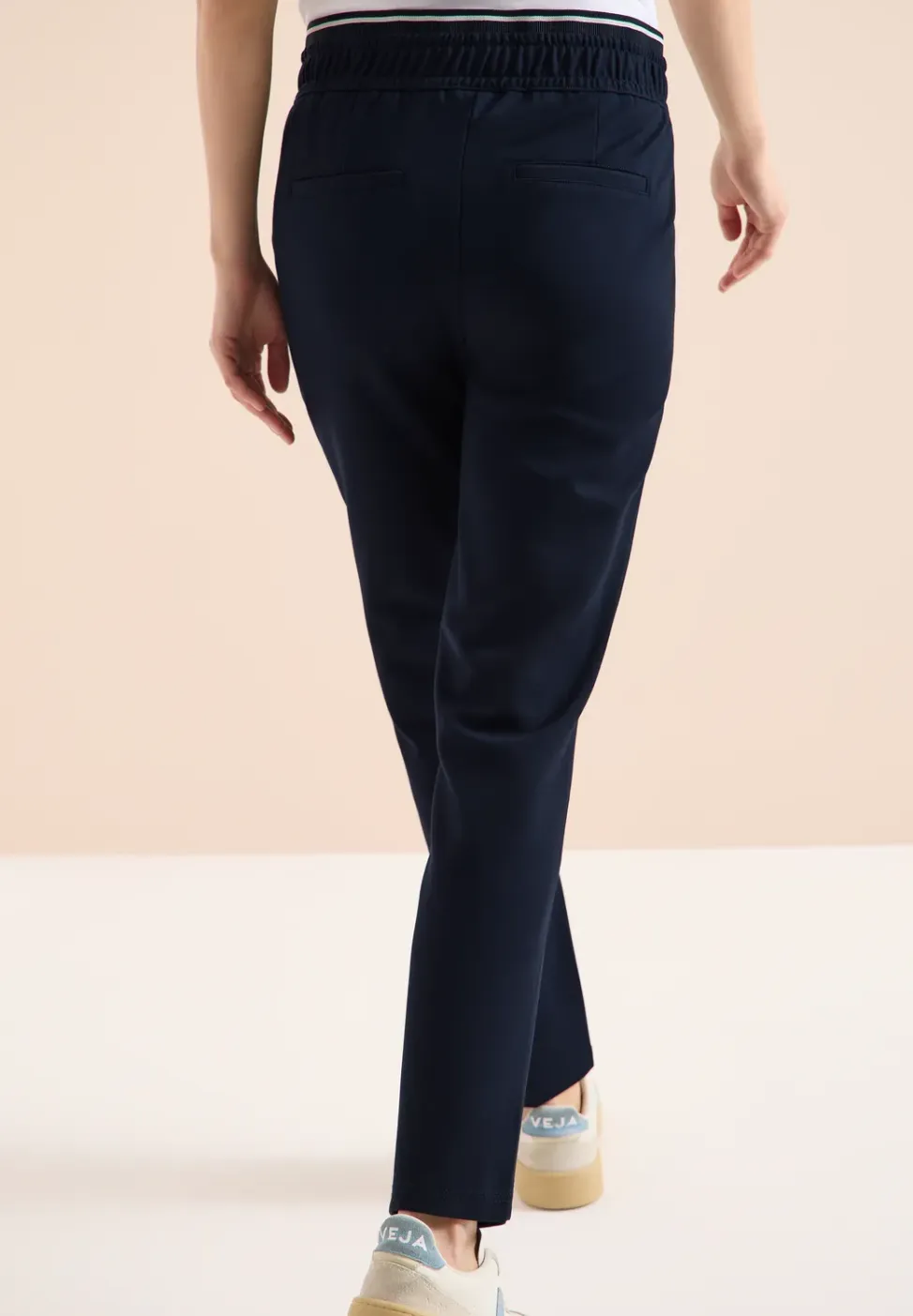 Mid Waist Slim Legs broek in casual fit