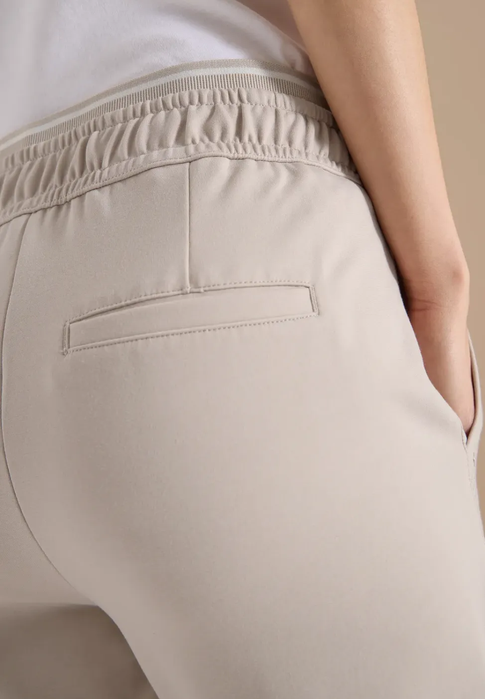 Mid Waist Slim Legs broek in casual fit