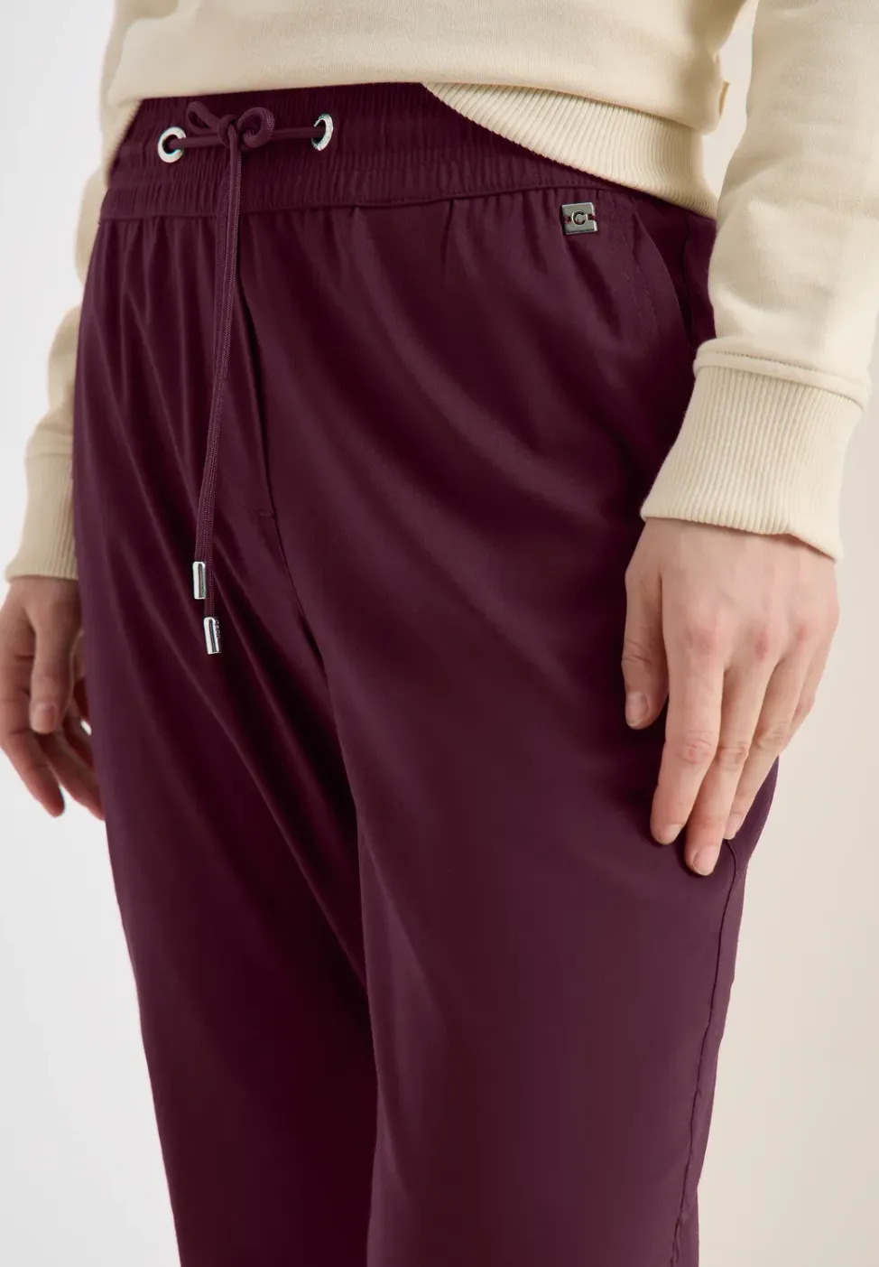 Mid Waist Slim Legs broek in casual fit