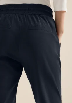Mid Waist Slim Legs broek in casual fit
