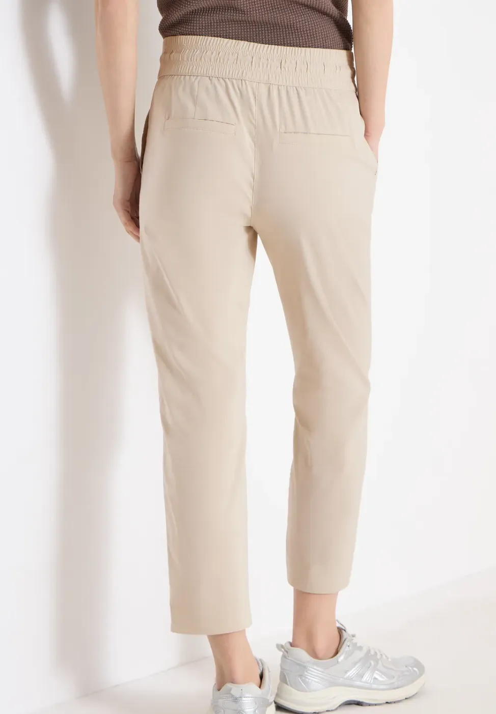 Mid Waist Slim Legs broek in casual fit