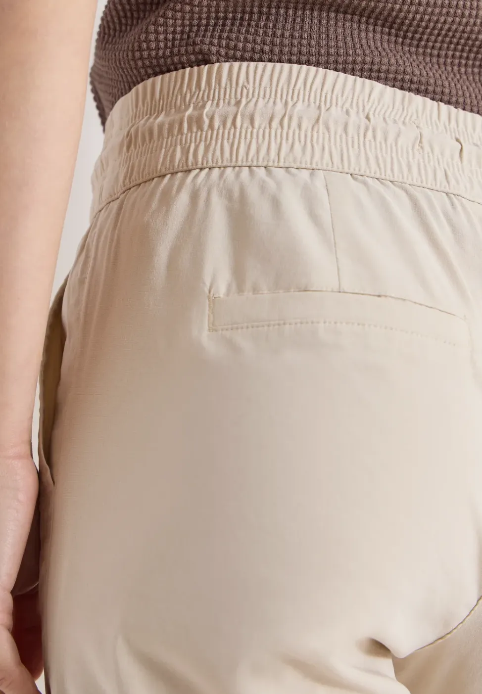 Mid Waist Slim Legs broek in casual fit
