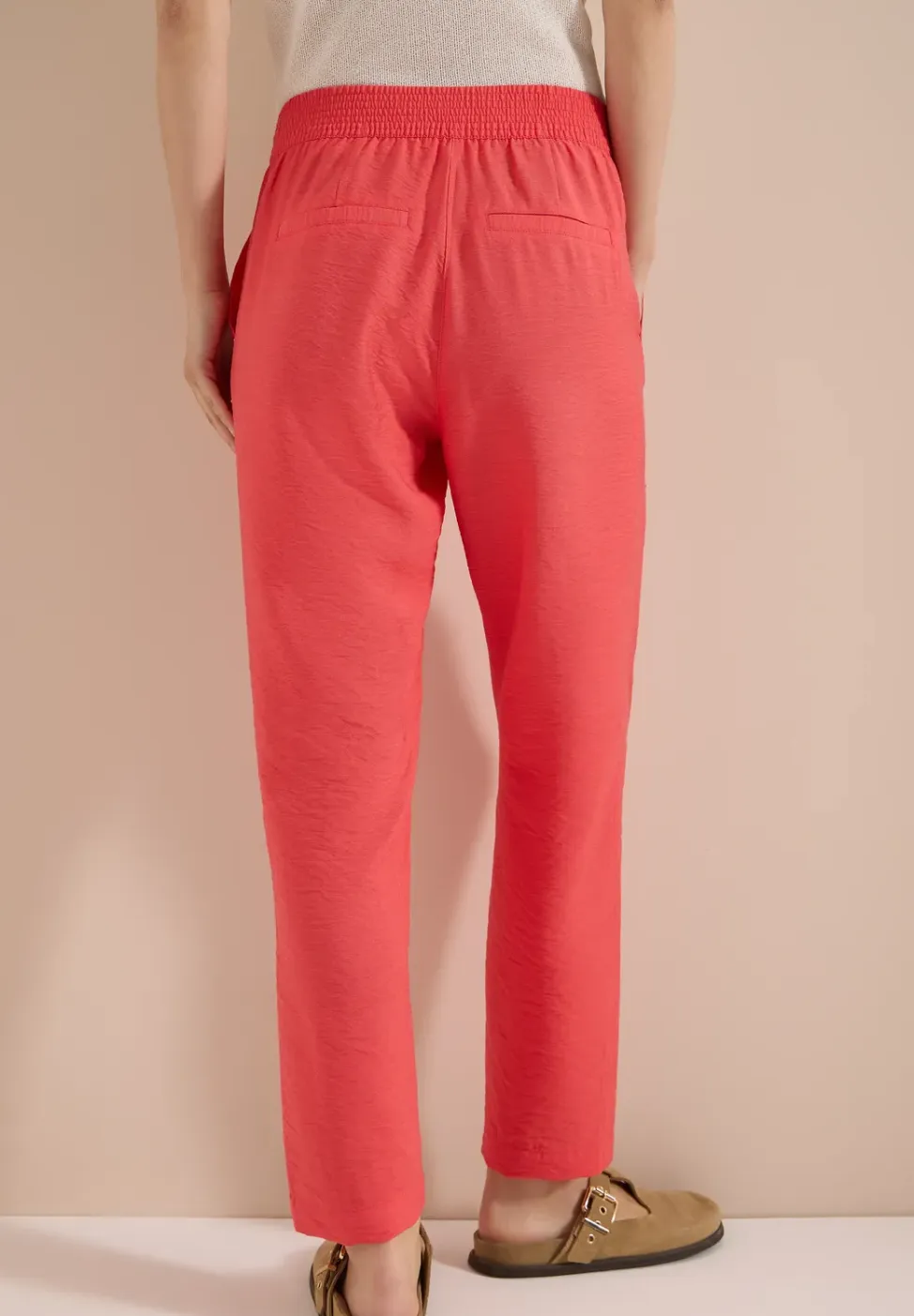 Mid Waist Slim Legs broek in Loose Fit