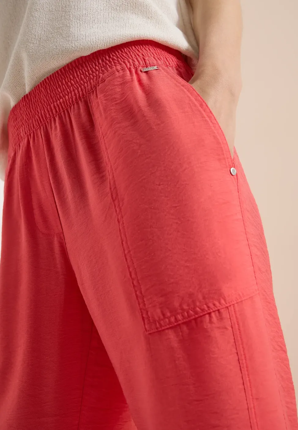 Mid Waist Slim Legs broek in Loose Fit