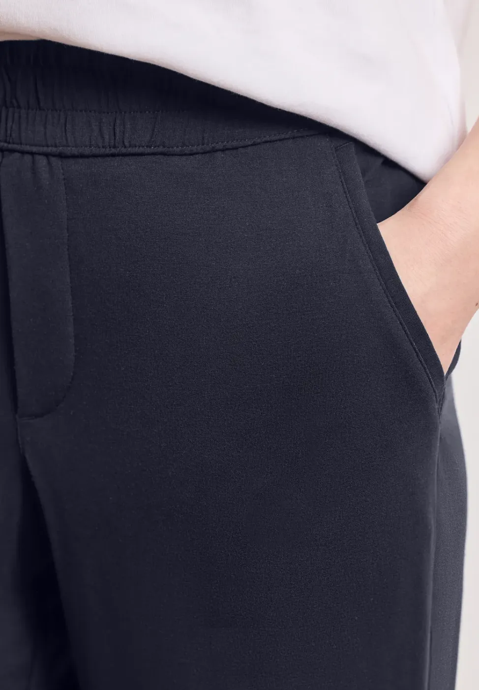 Mid Waist Slim Legs broek in Loose Fit