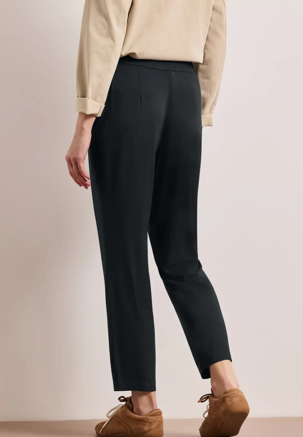 Mid Waist Slim Legs broek in Loose Fit