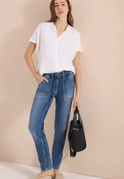 Mid Waist Slim Legs jeans in casual fit