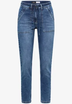 Mid Waist Slim Legs jeans in casual fit