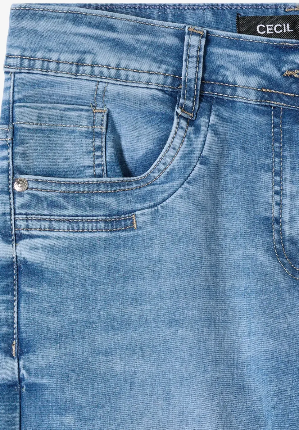 Mid Waist Slim Legs jeans in casual fit