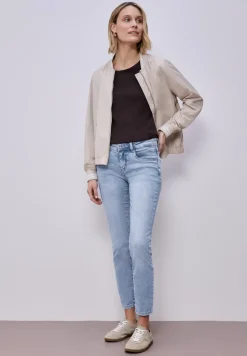 Mid Waist Slim Legs jeans in Slim Fit