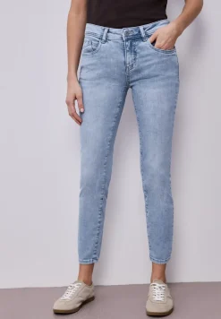 Mid Waist Slim Legs jeans in Slim Fit