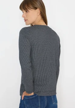 Minimal jacquard shirt