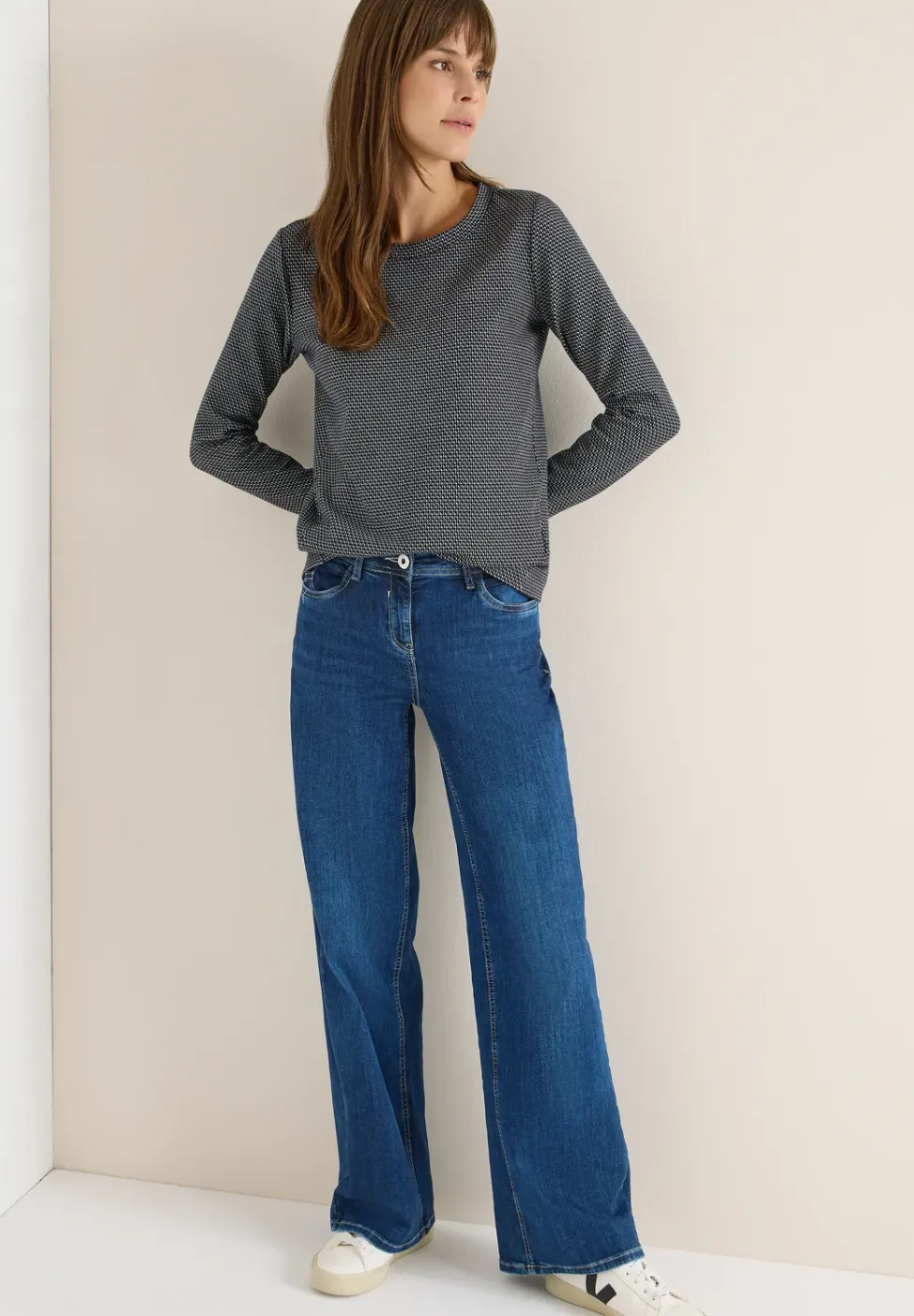 Minimal jacquard shirt