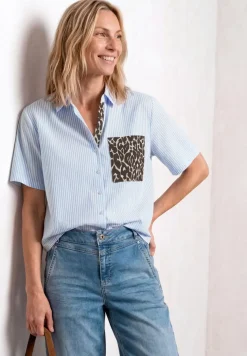 Overhemdblouse met korte mouwen en leodetails