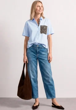 Overhemdblouse met korte mouwen en leodetails