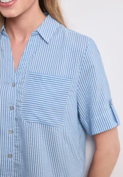 Overhemdblouse met korte mouwen en omgeslagen details