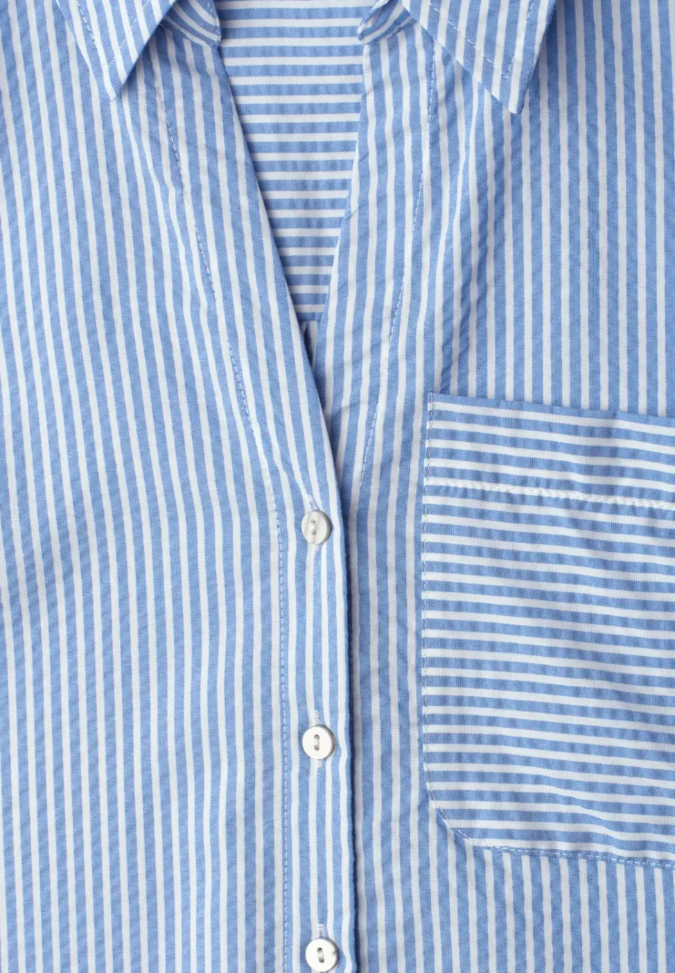 Overhemdblouse met korte mouwen en omgeslagen details
