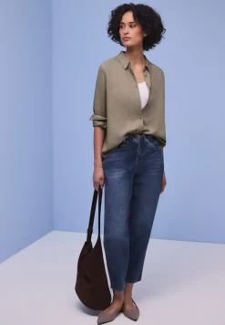 Overhemdblouse met getapete details