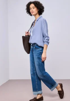 Overhemdblouse met getapete details