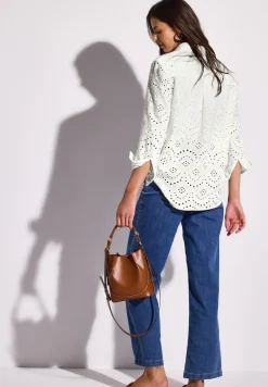 Overhemdblouse met oogjesborduursel