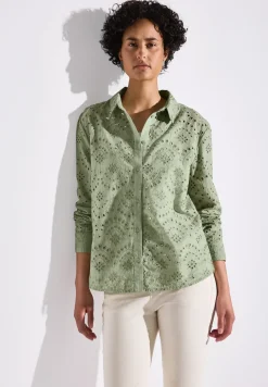 Overhemdblouse met oogjesborduursel