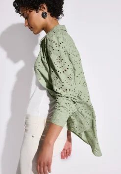 Overhemdblouse met oogjesborduursel